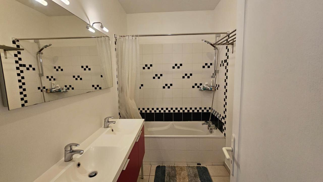 Bed To Rent - Maison Calme Avec Jacuzzi Sous Supplement Бордо Екстериор снимка