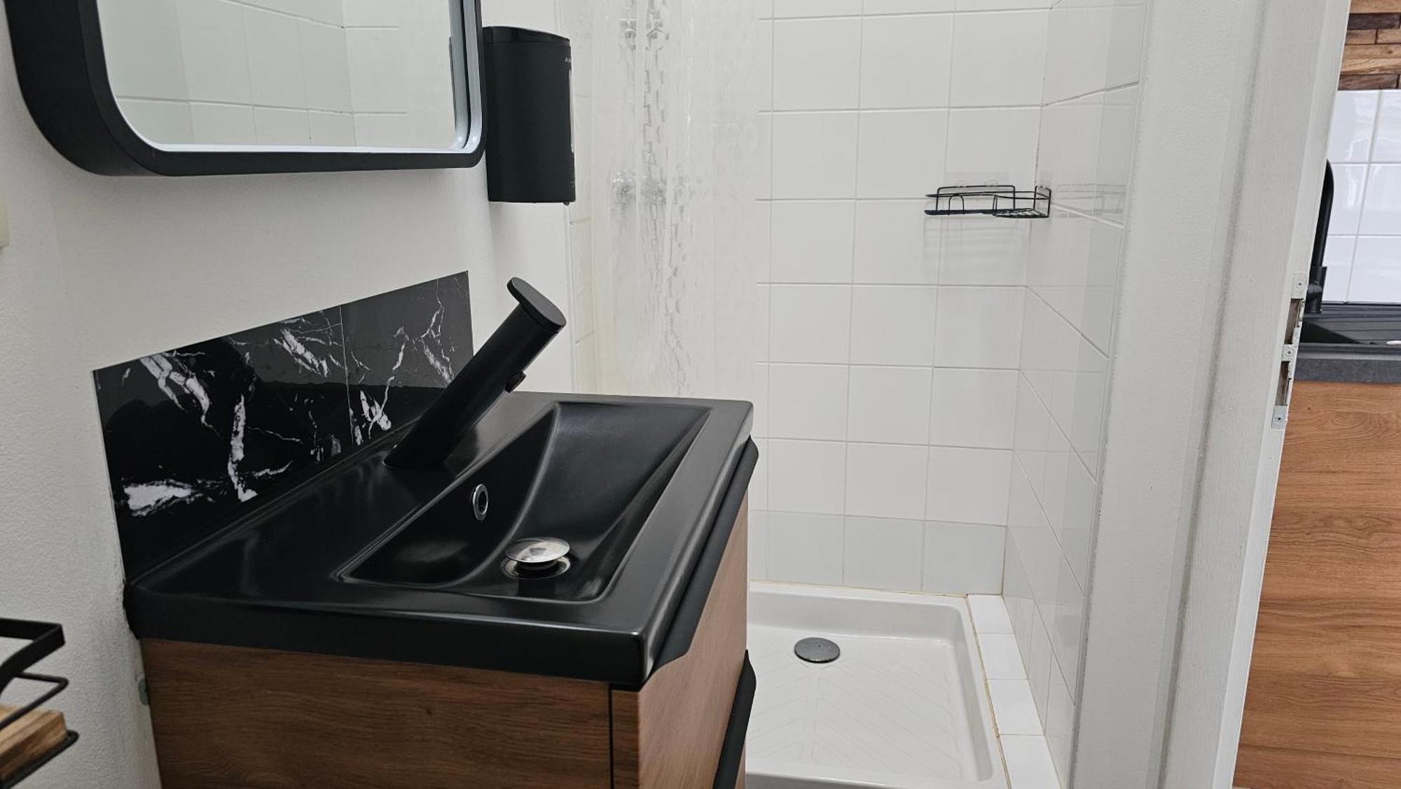 Bed To Rent - Maison Calme Avec Jacuzzi Sous Supplement Бордо Екстериор снимка