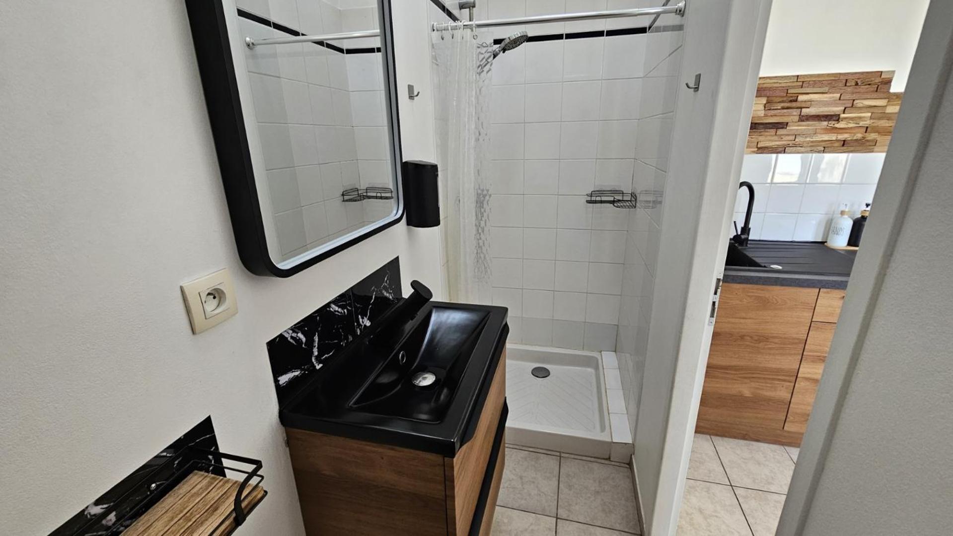 Bed To Rent - Maison Calme Avec Jacuzzi Sous Supplement Бордо Екстериор снимка