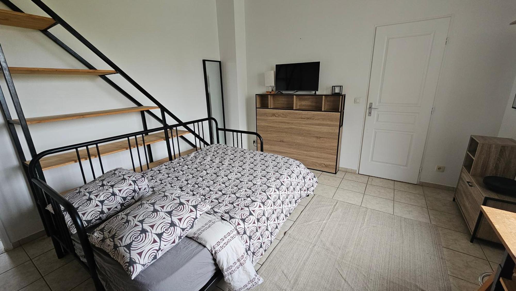 Bed To Rent - Maison Calme Avec Jacuzzi Sous Supplement Бордо Екстериор снимка