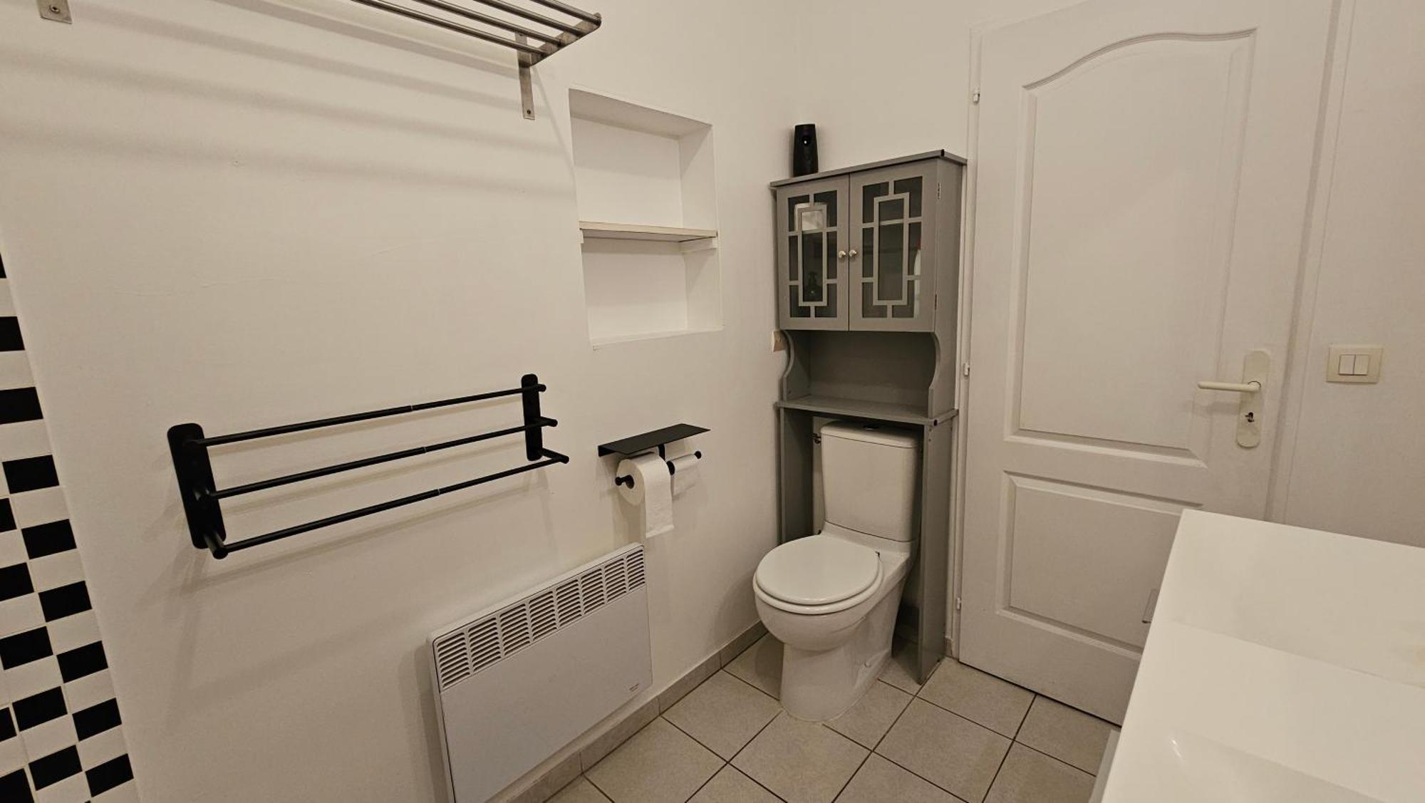 Bed To Rent - Maison Calme Avec Jacuzzi Sous Supplement Бордо Екстериор снимка